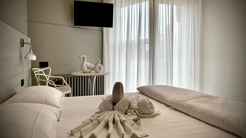Hotel Astoria | Camere per vacanze a Torri del Benaco