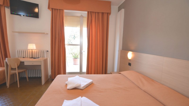 Hotel Astoria | Camere per vacanze a Torri del Benaco