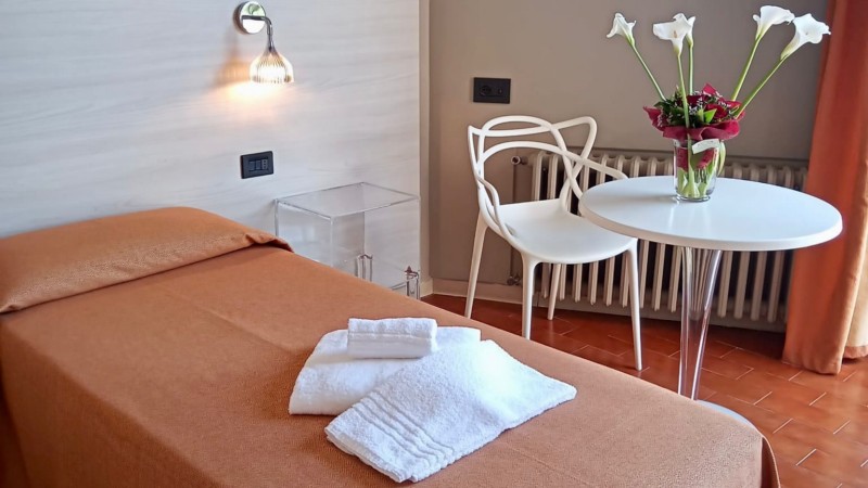 Hotel Astoria | Camere per vacanze a Torri del Benaco