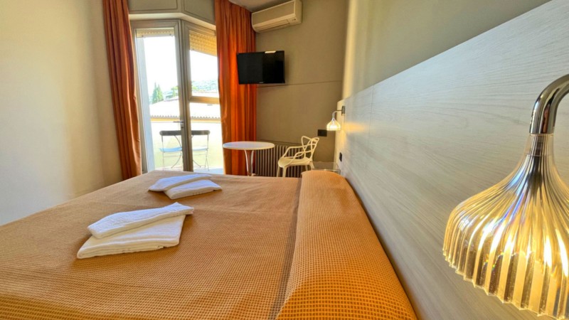 Hotel Astoria | Camere per vacanze a Torri del Benaco