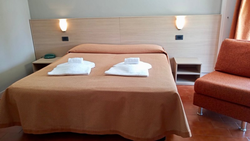 Hotel Astoria | Camere per vacanze a Torri del Benaco