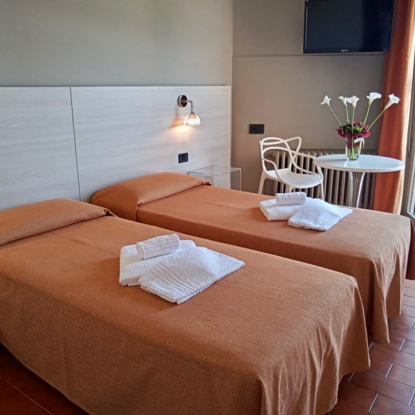 Hotel Astoria | Camere per vacanze a Torri del Benaco