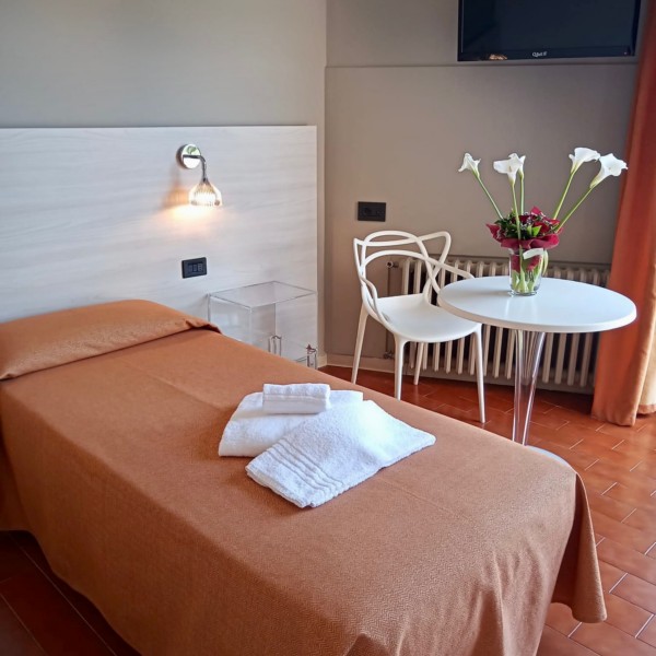 Hotel Astoria | Camere per vacanze a Torri del Benaco