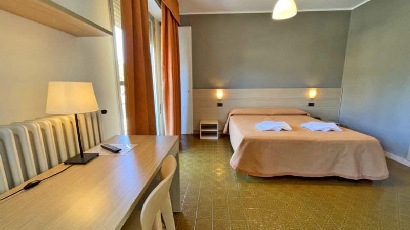 Hotel Astoria | Camere per vacanze a Torri del Benaco