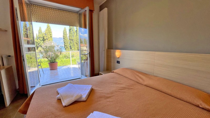 Hotel Astoria | Camere per vacanze a Torri del Benaco