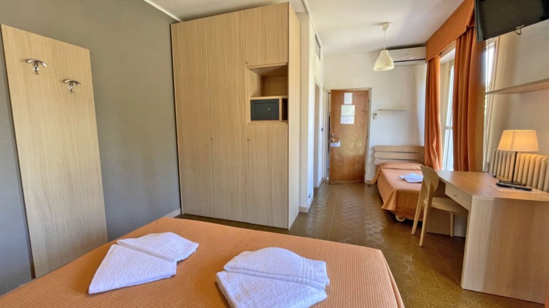 Hotel Astoria | Camere per vacanze a Torri del Benaco