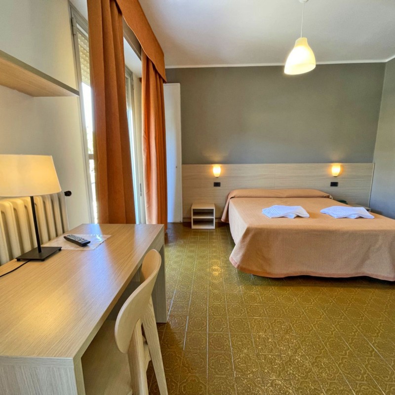 Hotel Astoria | Camere per vacanze a Torri del Benaco