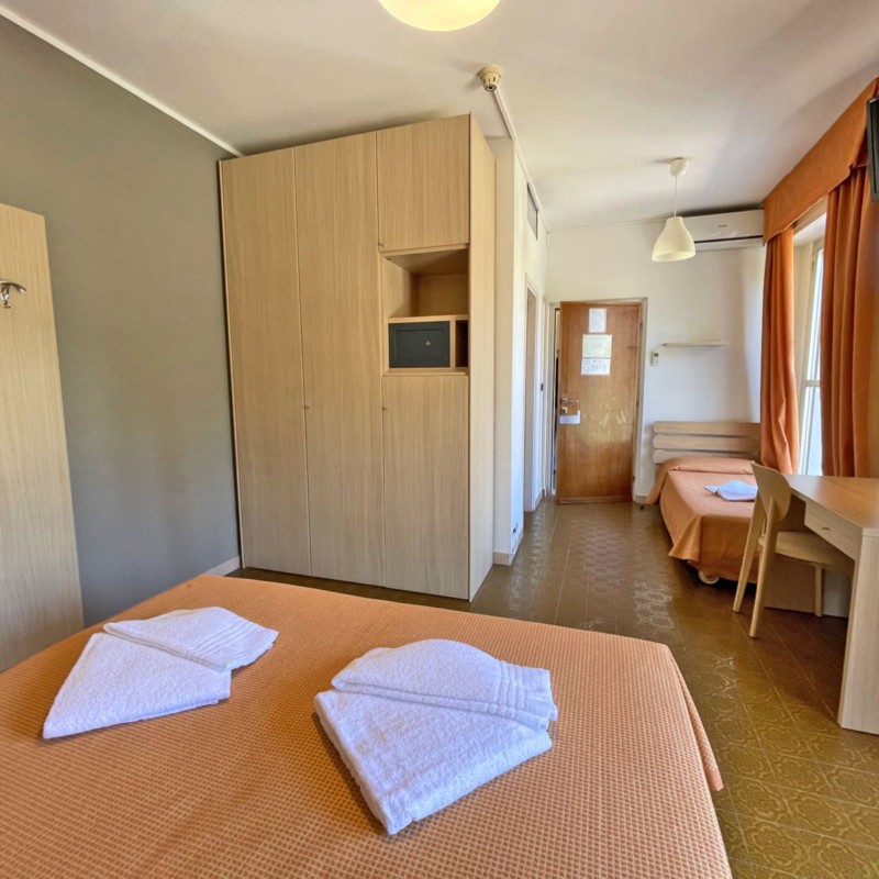 Hotel Astoria | Camere per vacanze a Torri del Benaco