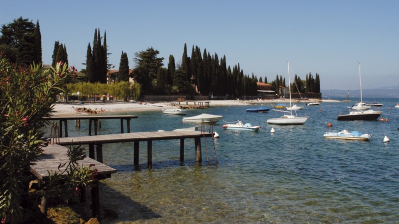 Hotel Astoria | Camere per vacanze a Torri del Benaco