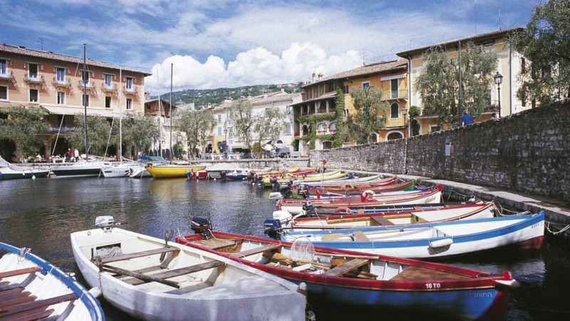 Hotel Astoria | Camere per vacanze a Torri del Benaco