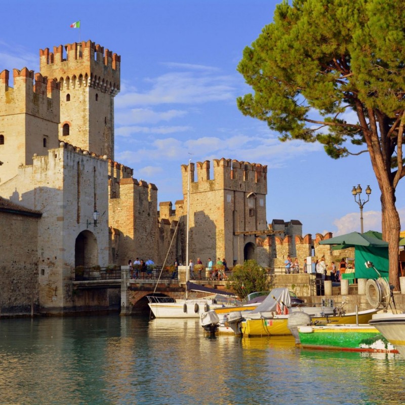 Hotel Astoria | Camere per vacanze a Torri del Benaco