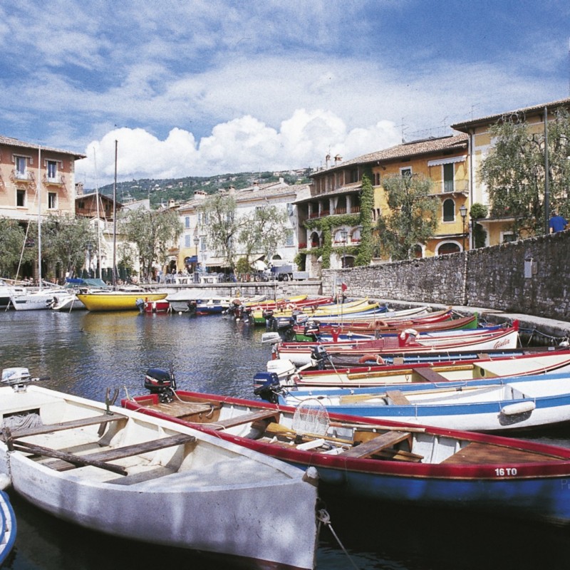 Hotel Astoria | Camere per vacanze a Torri del Benaco