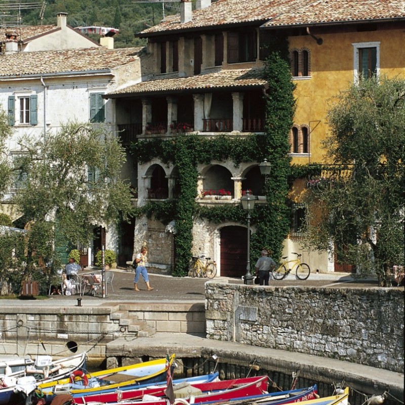 Hotel Astoria | Camere per vacanze a Torri del Benaco