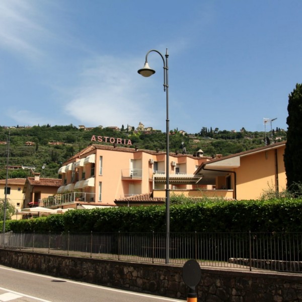 Hotel Astoria | Camere per vacanze a Torri del Benaco