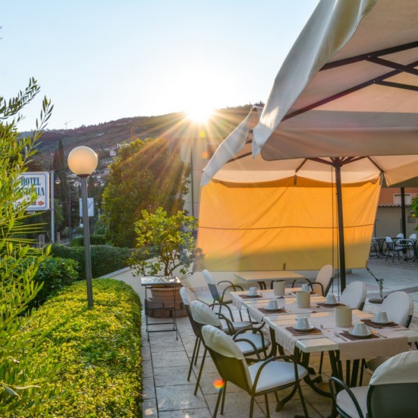 Hotel Astoria | Camere per vacanze a Torri del Benaco